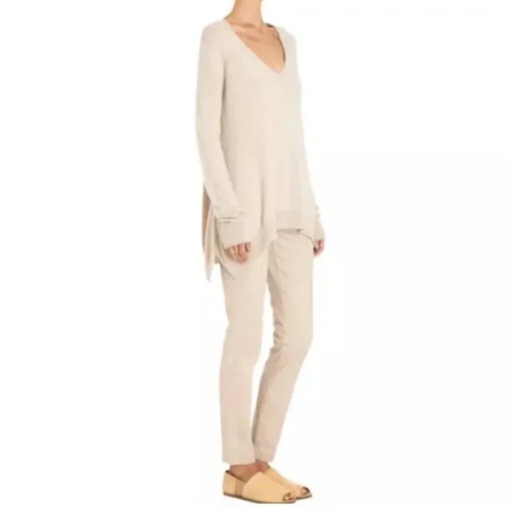The Row | 100% Cashmere Mio Oversized V Neck Beige A-line Shape Sweater - Picture 3 of 17